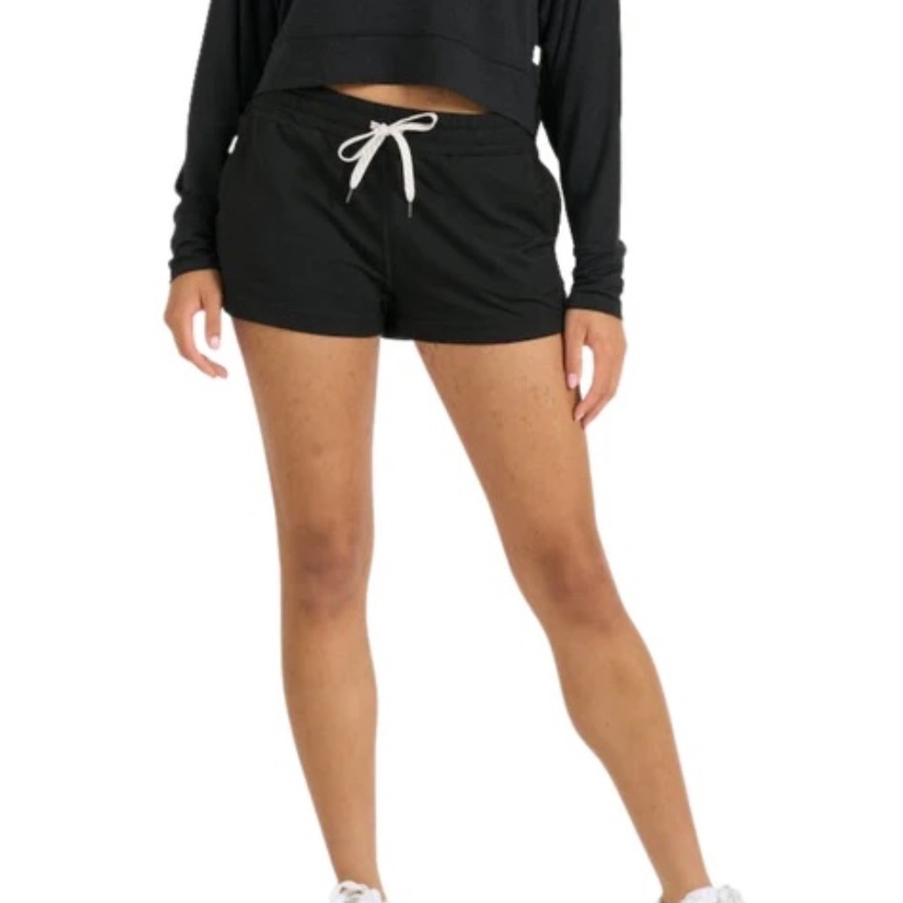 LIKE NEW! Vuori Halo Performance Shorts Black Heather Women’s Size XS